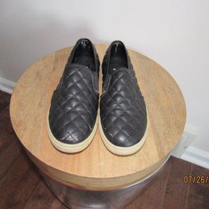 Black Steve Madden Slip on sneakers